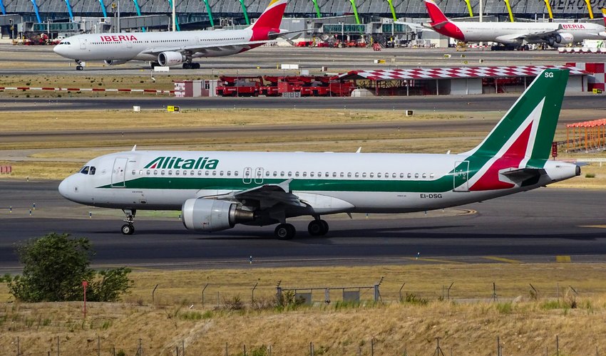 Codici e Aeci: Alitalia scarica i viaggiatori