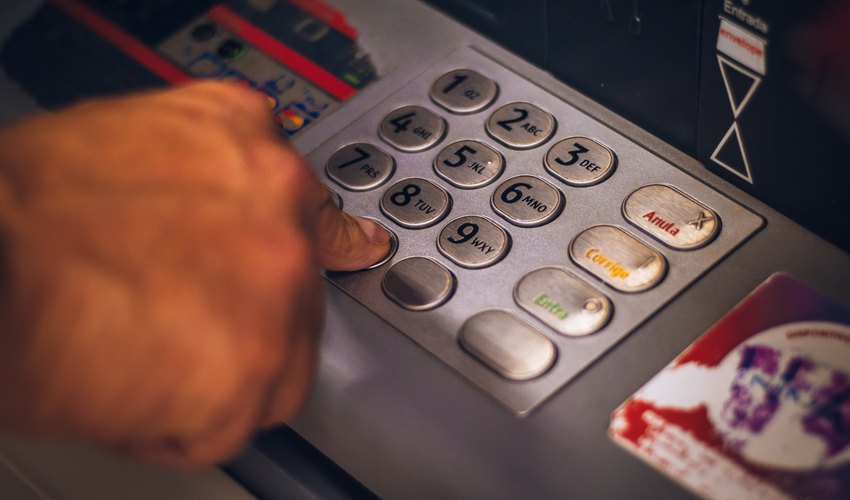 “Urgono servizi bancomat a costi ridotti e trasparenti”