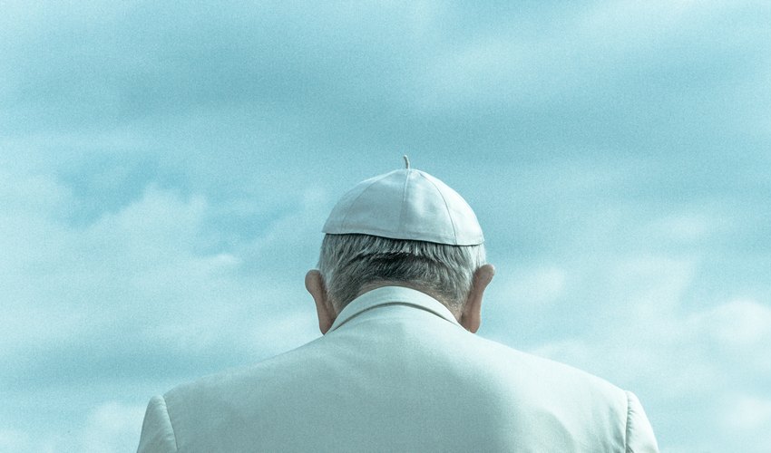 Smascherata la truffa dei falsi cimeli di Papa Francesco