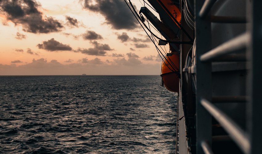 Codici: risarcimento doveroso per i passeggeri del traghetto Tirrenia bloccato a Olbia da una falla nello scafo