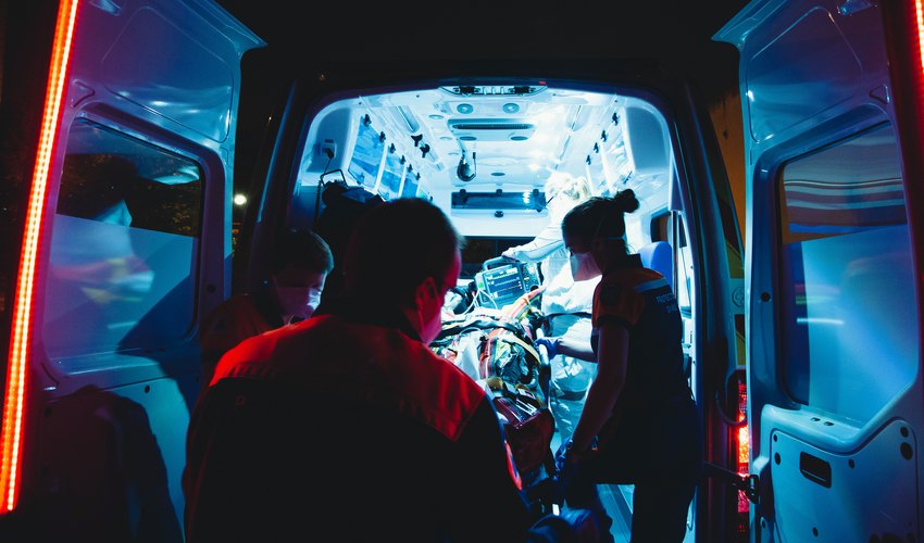 Codici: 91 pazienti al Pronto Soccorso, 6 ambulanze ferme in attesa della lettiga